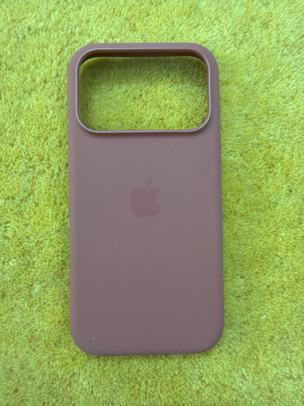 Silicone Case with MagSafe – iPhone 17 Pro Max