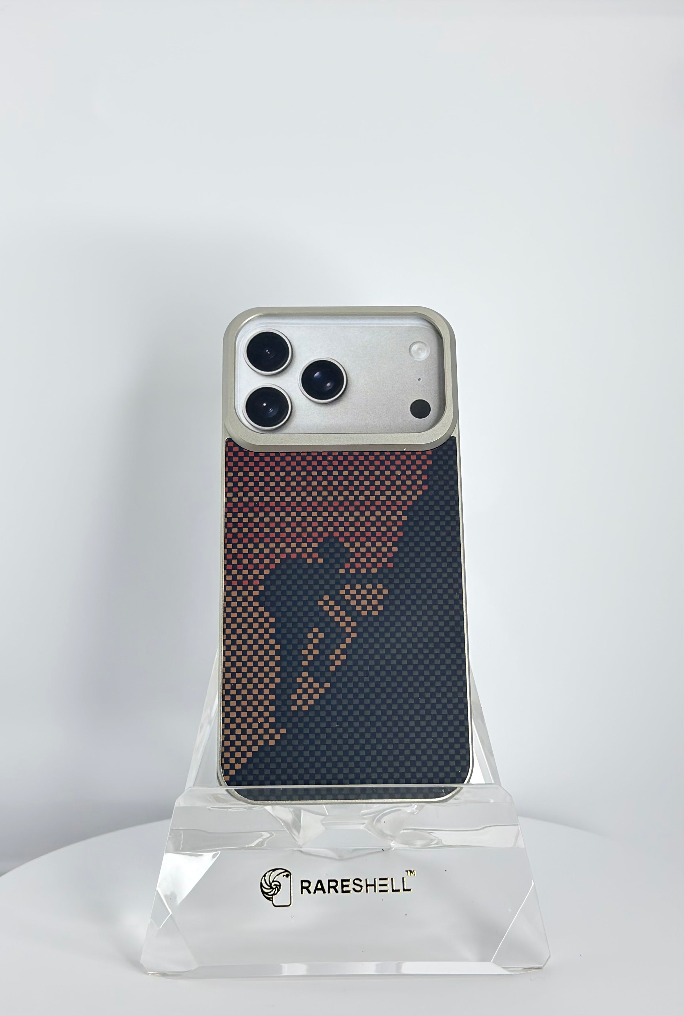CarbonEdge MagSafe Plate Case – iPhone 17 Pro Max