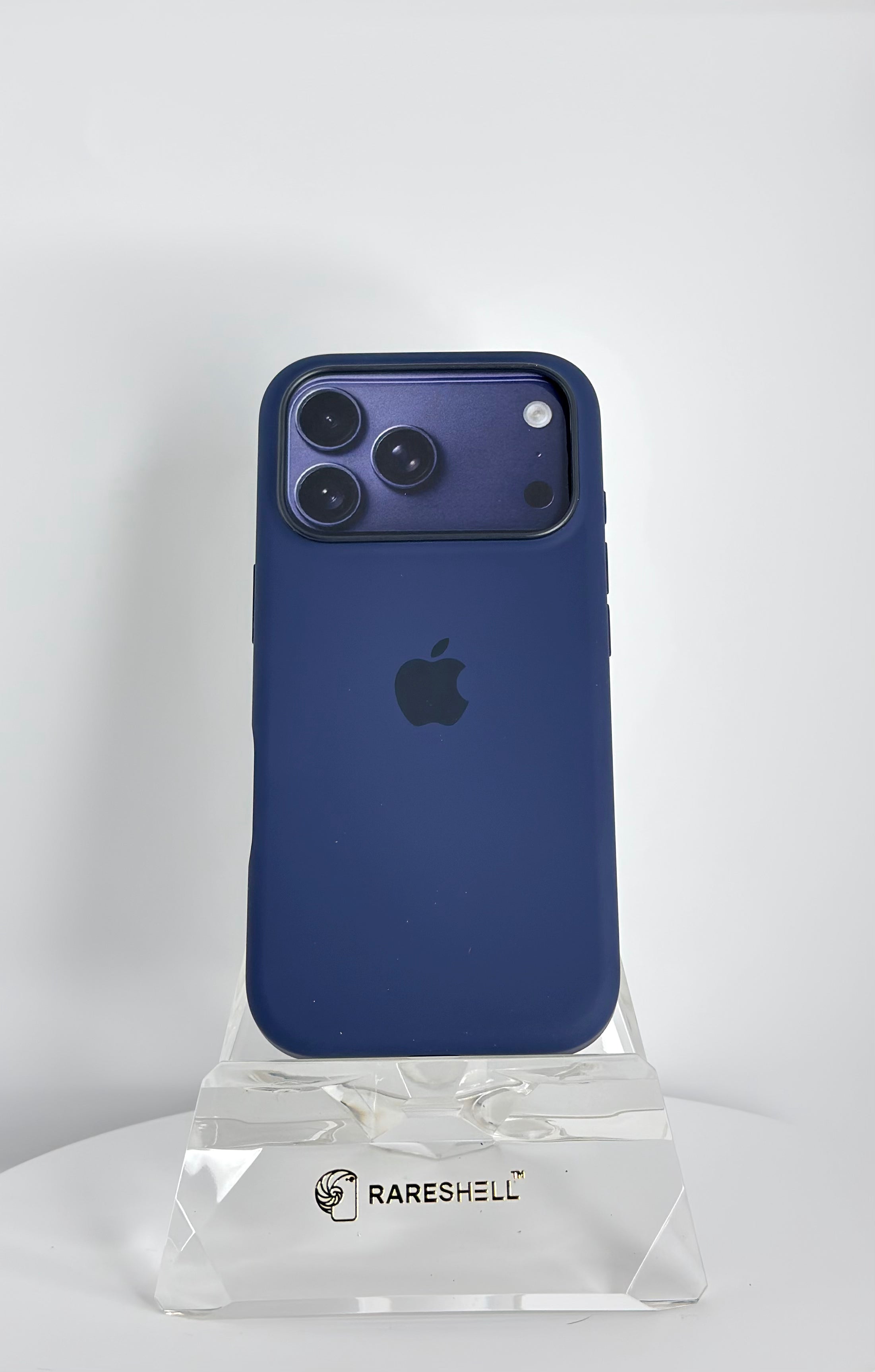 Silicone Case with MagSafe – iPhone 17 Pro Max