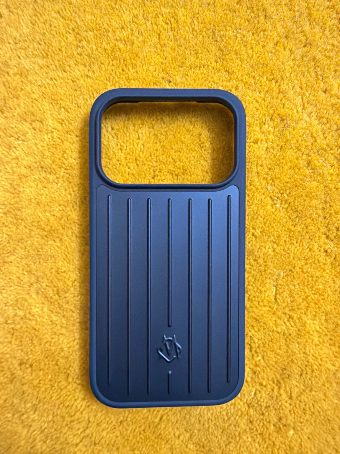 Rimowa Style Ridge Matte Case – iPhone 17 Pro