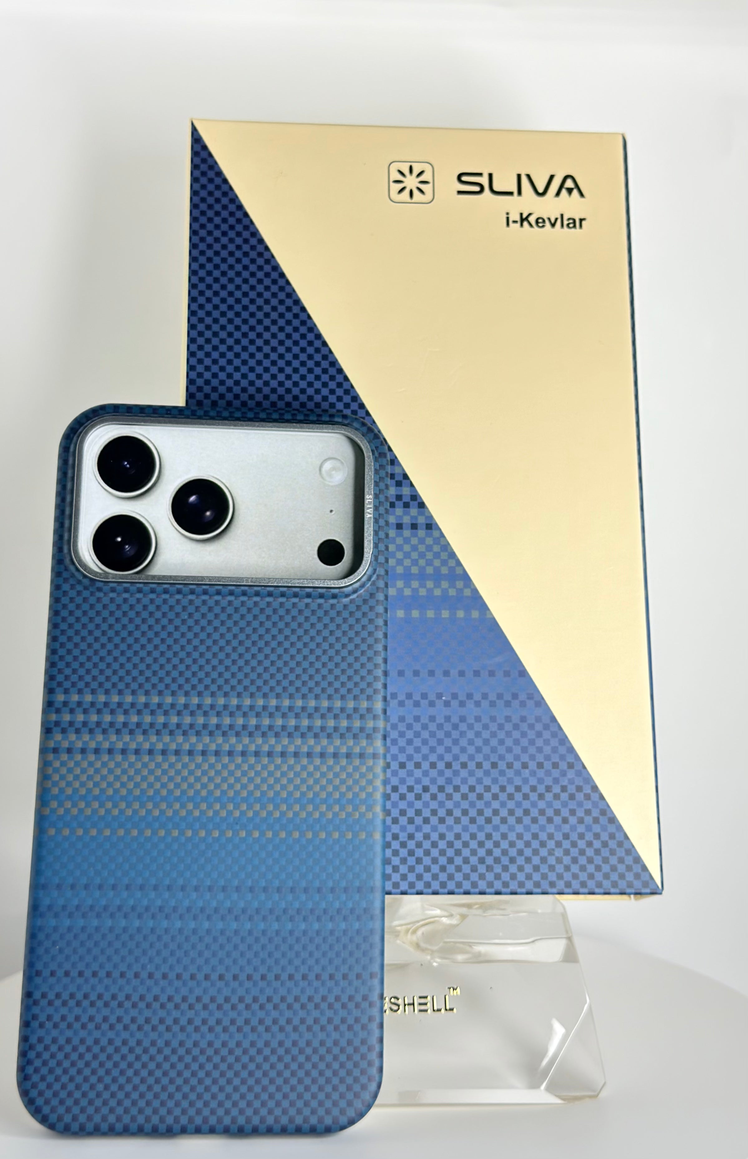SLIVA i-Kevlar Carbon Fiber Case with MagSafe – iPhone 17 Pro Max
