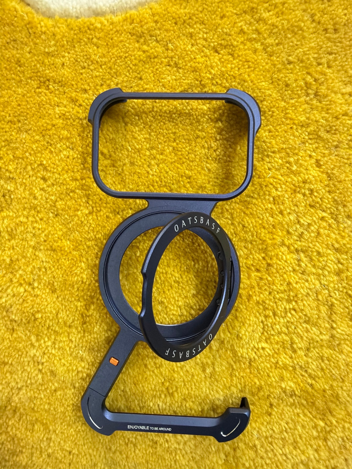 Oatsbasf Z Frame MagSafe Stand Case – iPhone 16 Pro