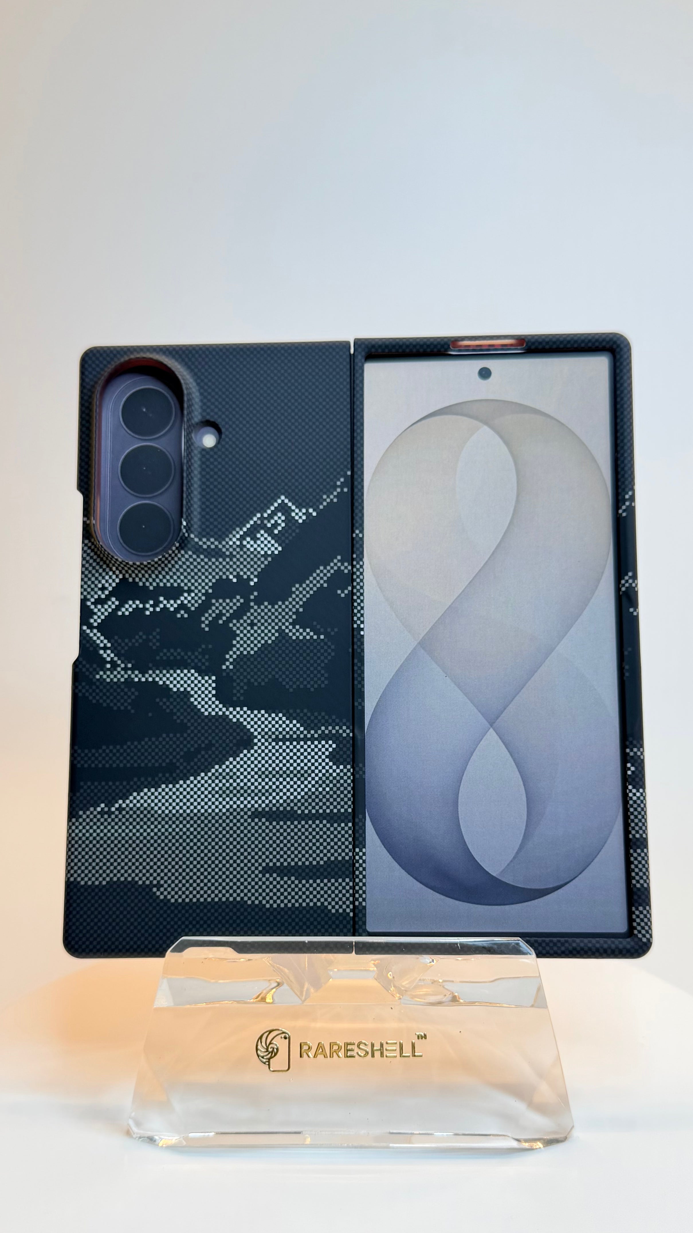 Luxo Magnetic Carbon Case – Galaxy Z Fold 8 Ultra