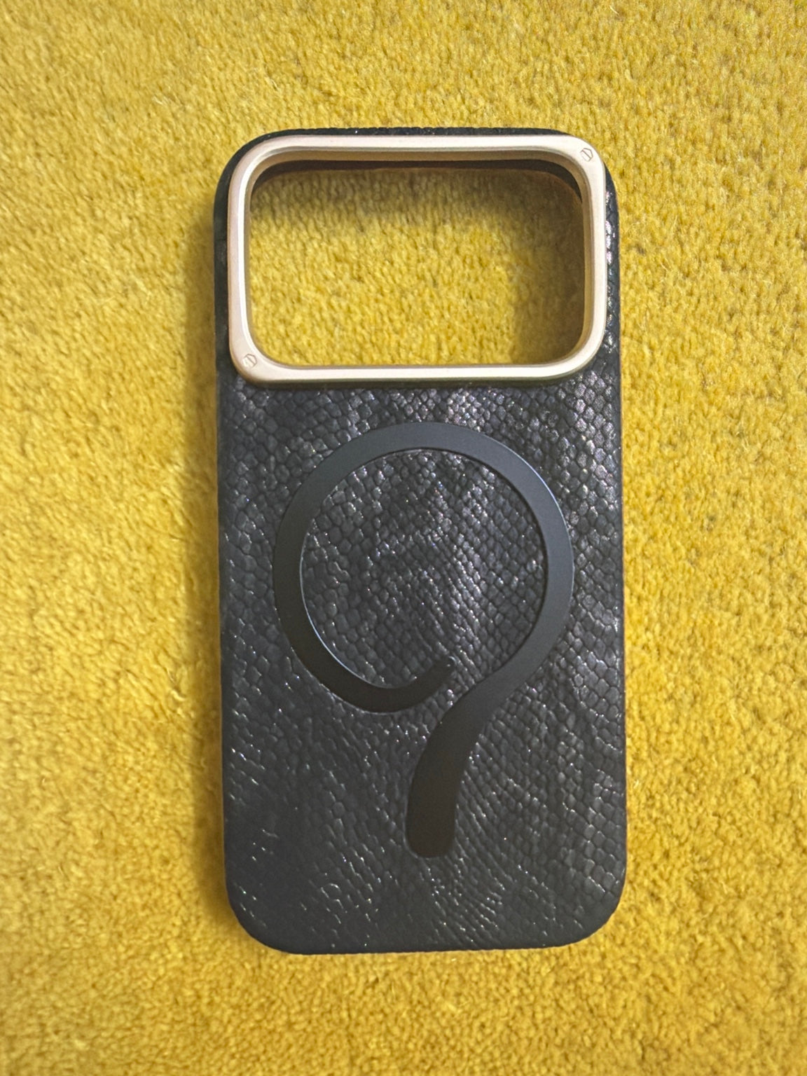 Obsidian Scale MagSafe Case – iPhone 17 Pro