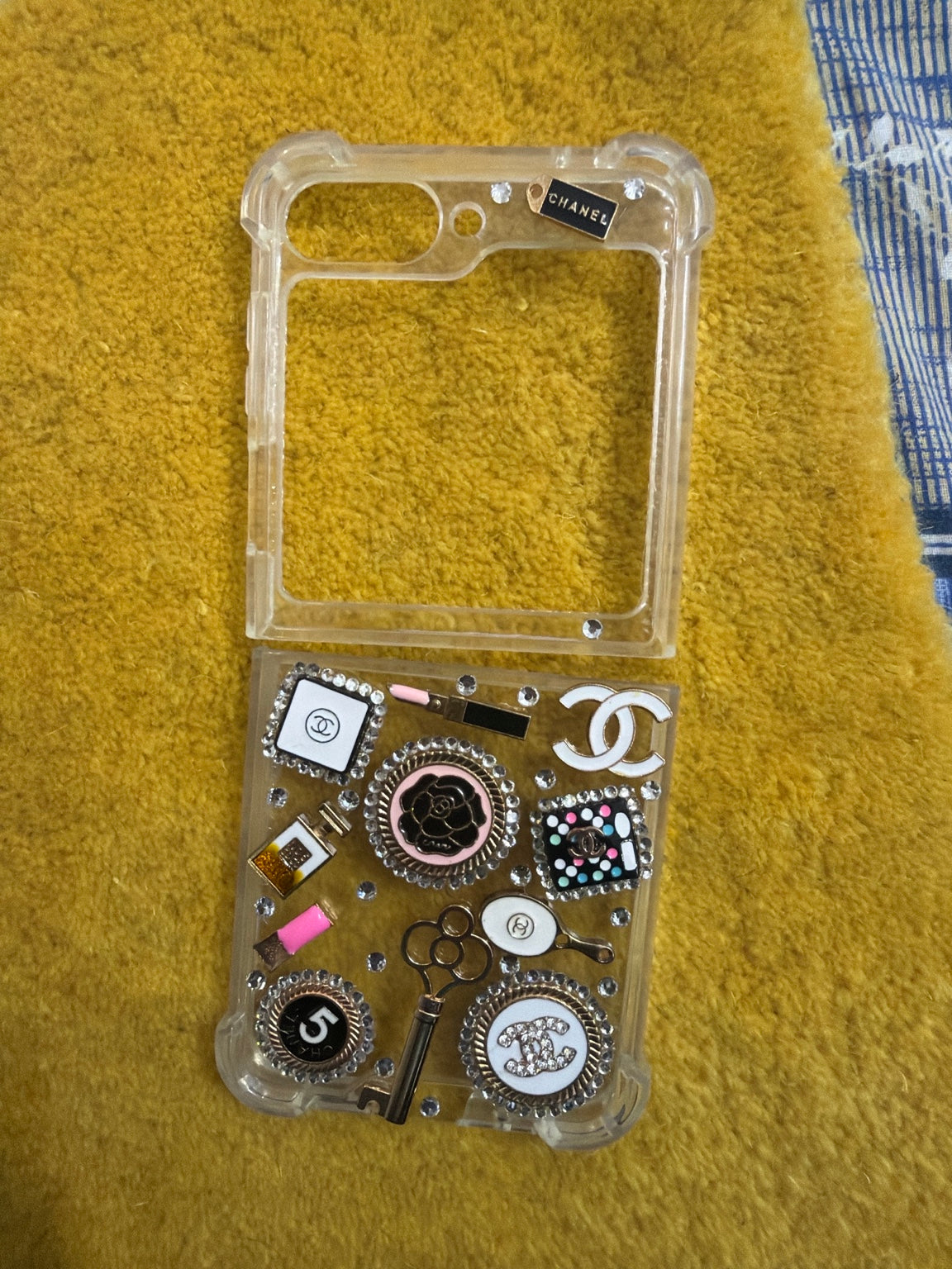 Luxe Charm Flip Case – Galaxy Z Flip 6