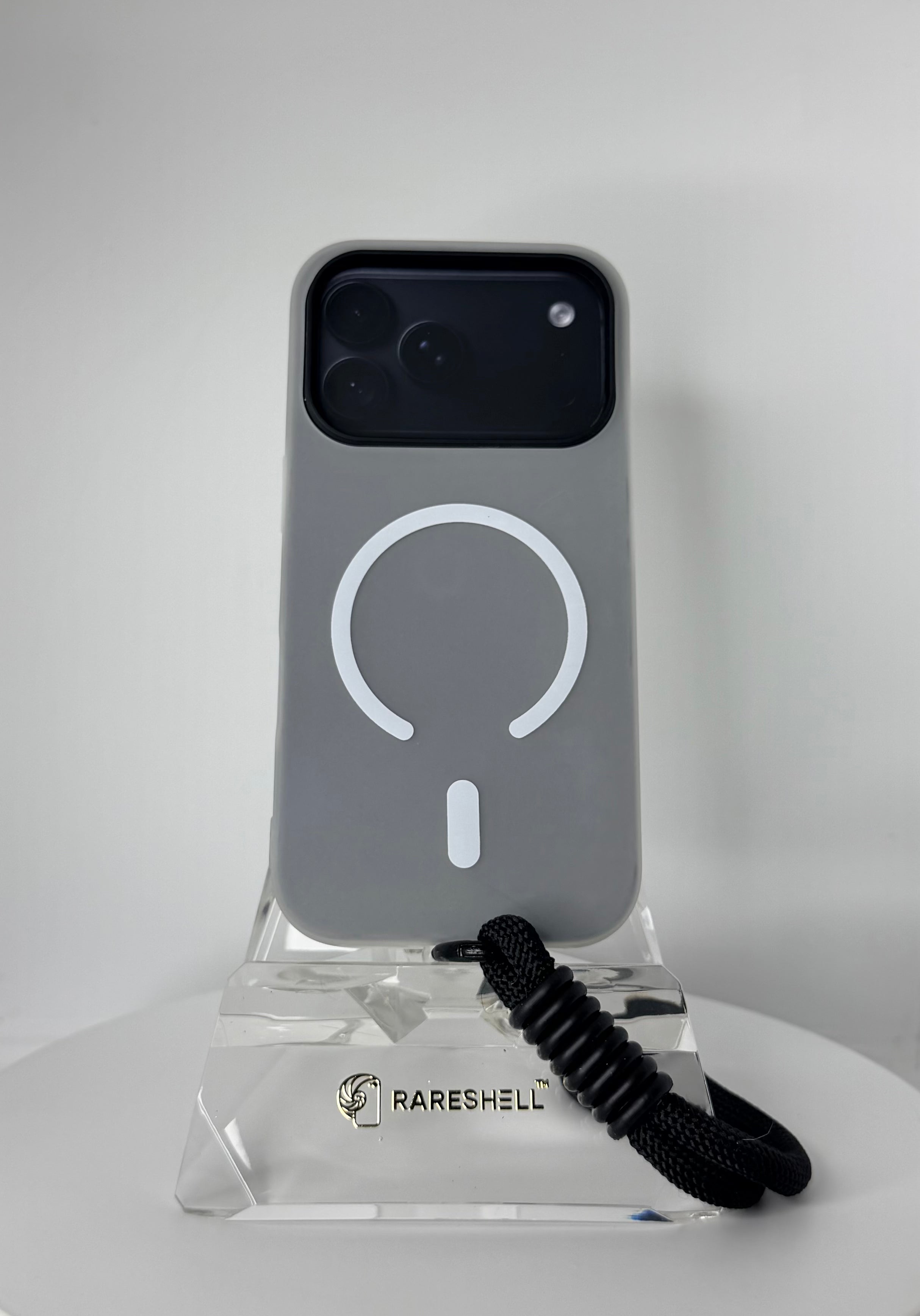 Luma Loop Charm Case – iPhone 18 Pro