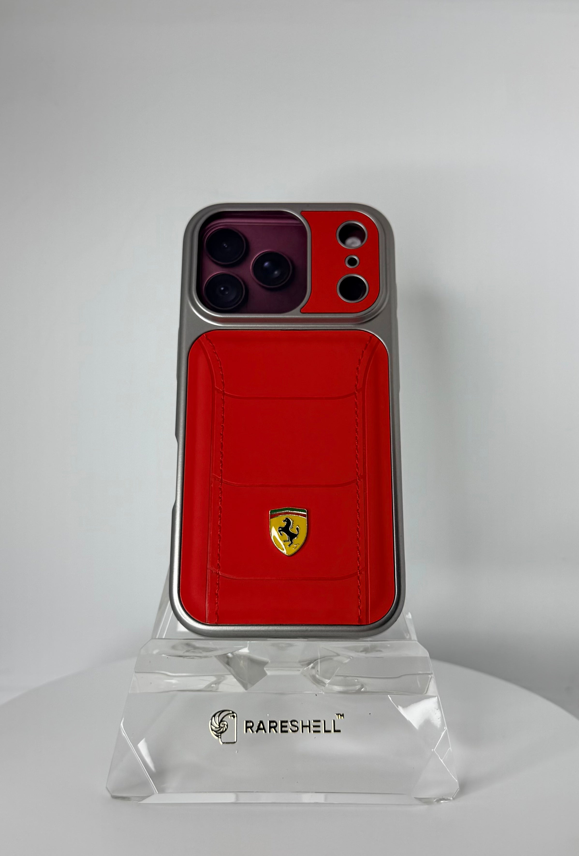 Scuderia-Inspired Pocket Case – iPhone 18 Pro