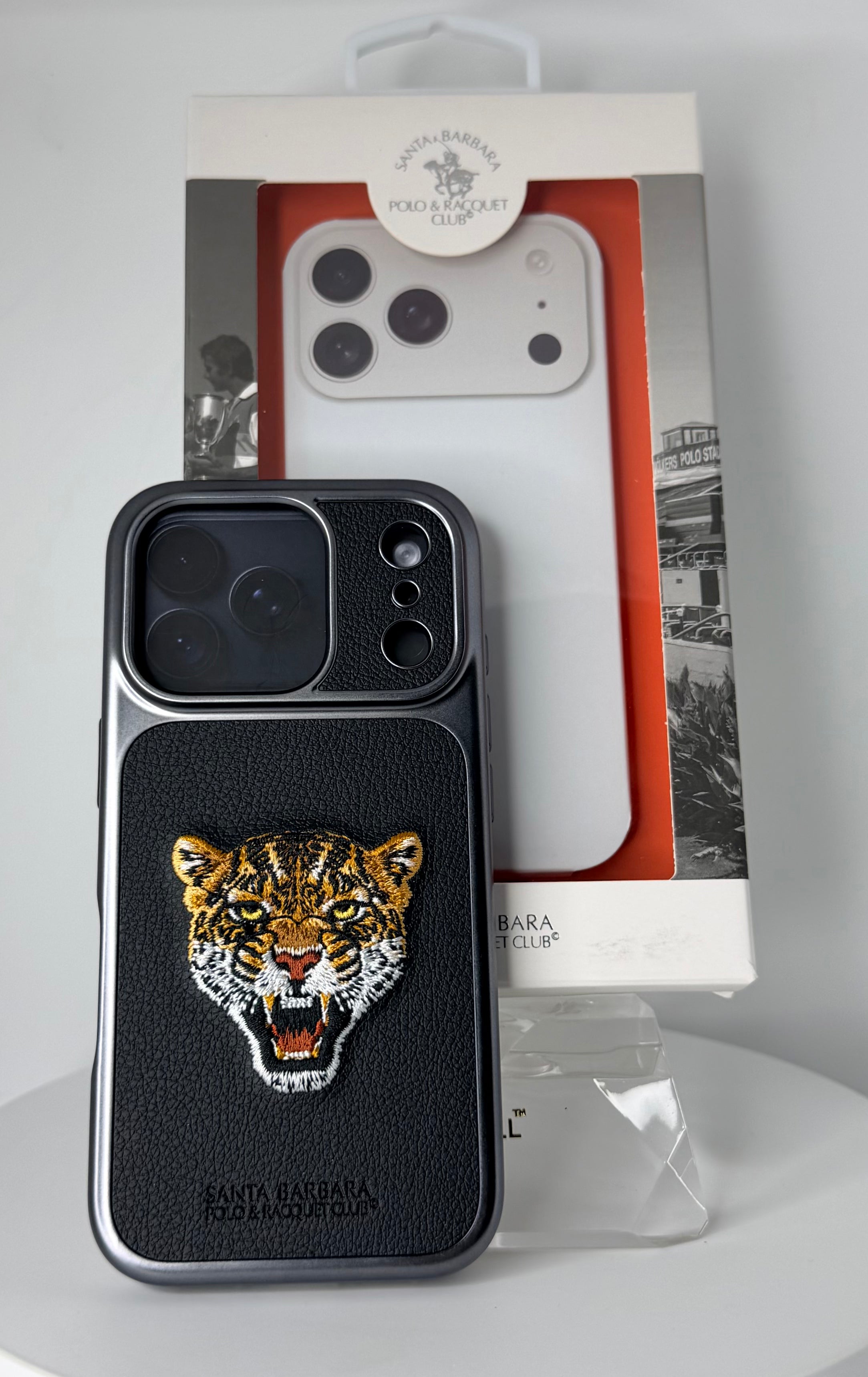Santa Barbara Savanna Leather Case – iPhone 18 Pro