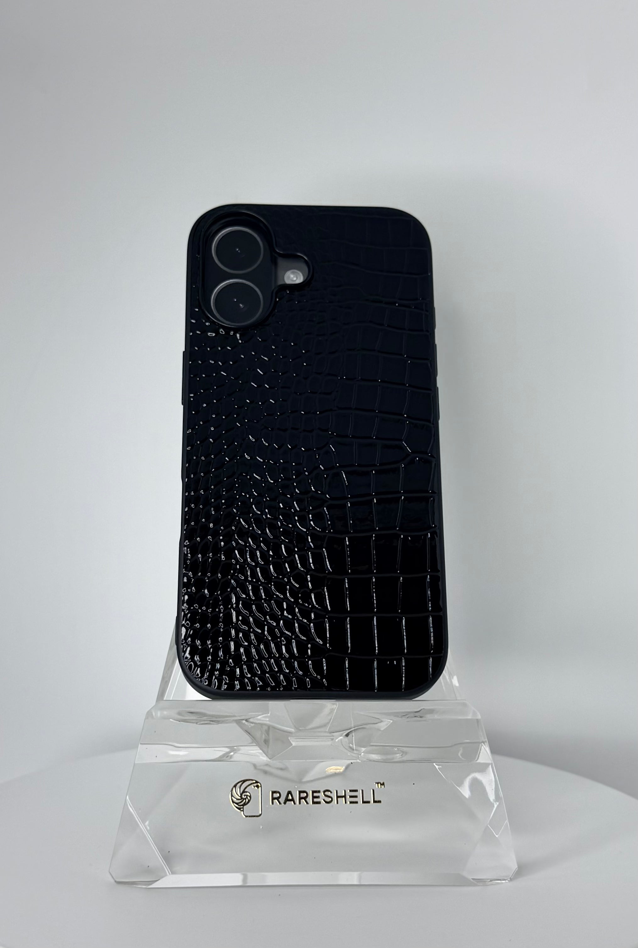 Diora Croc Leather Case – iPhone 16