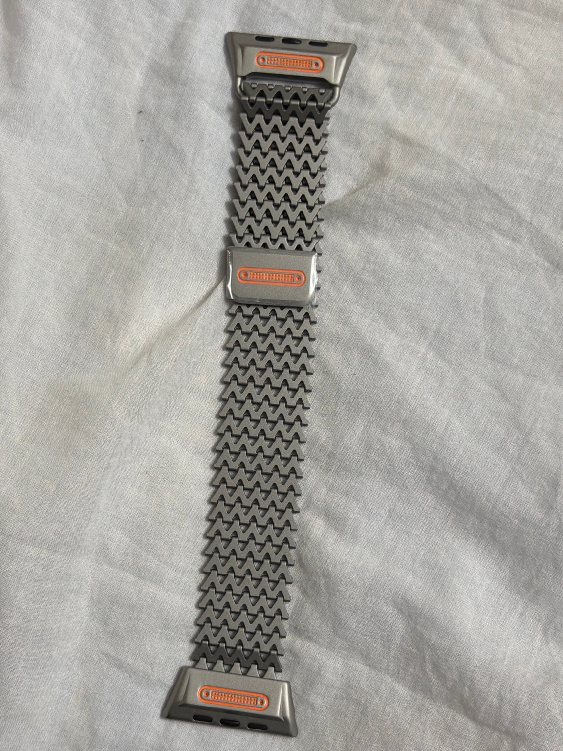 Magvera Titan Mesh Apple Watch Strap (42/44/45/46/49mm)