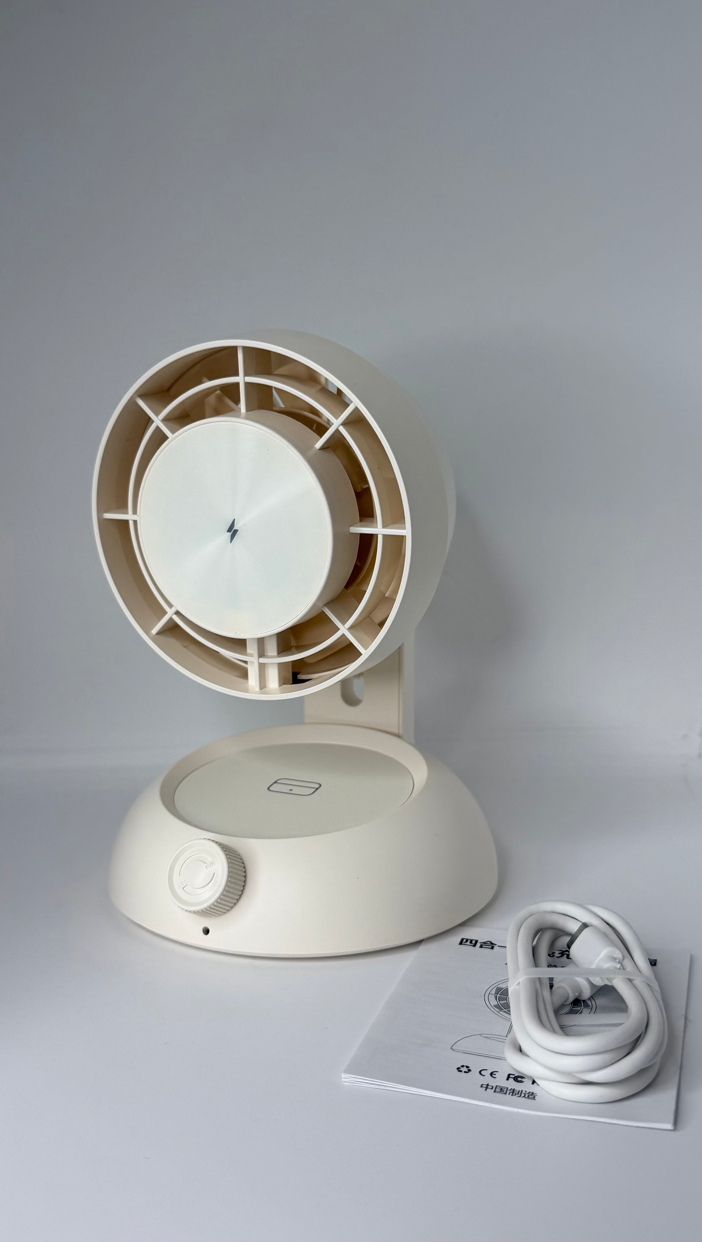 AeroCool MagCharge 3-in-1 Wireless Charging Station