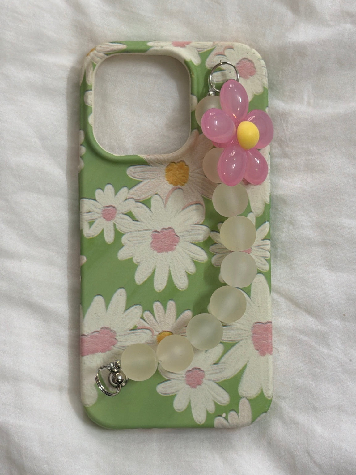 Daisy Loop Charm Case – iPhone 14 Pro
