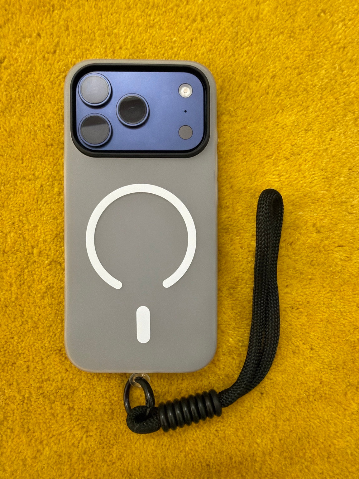 Luma Loop Charm Case – iPhone 17 Pro