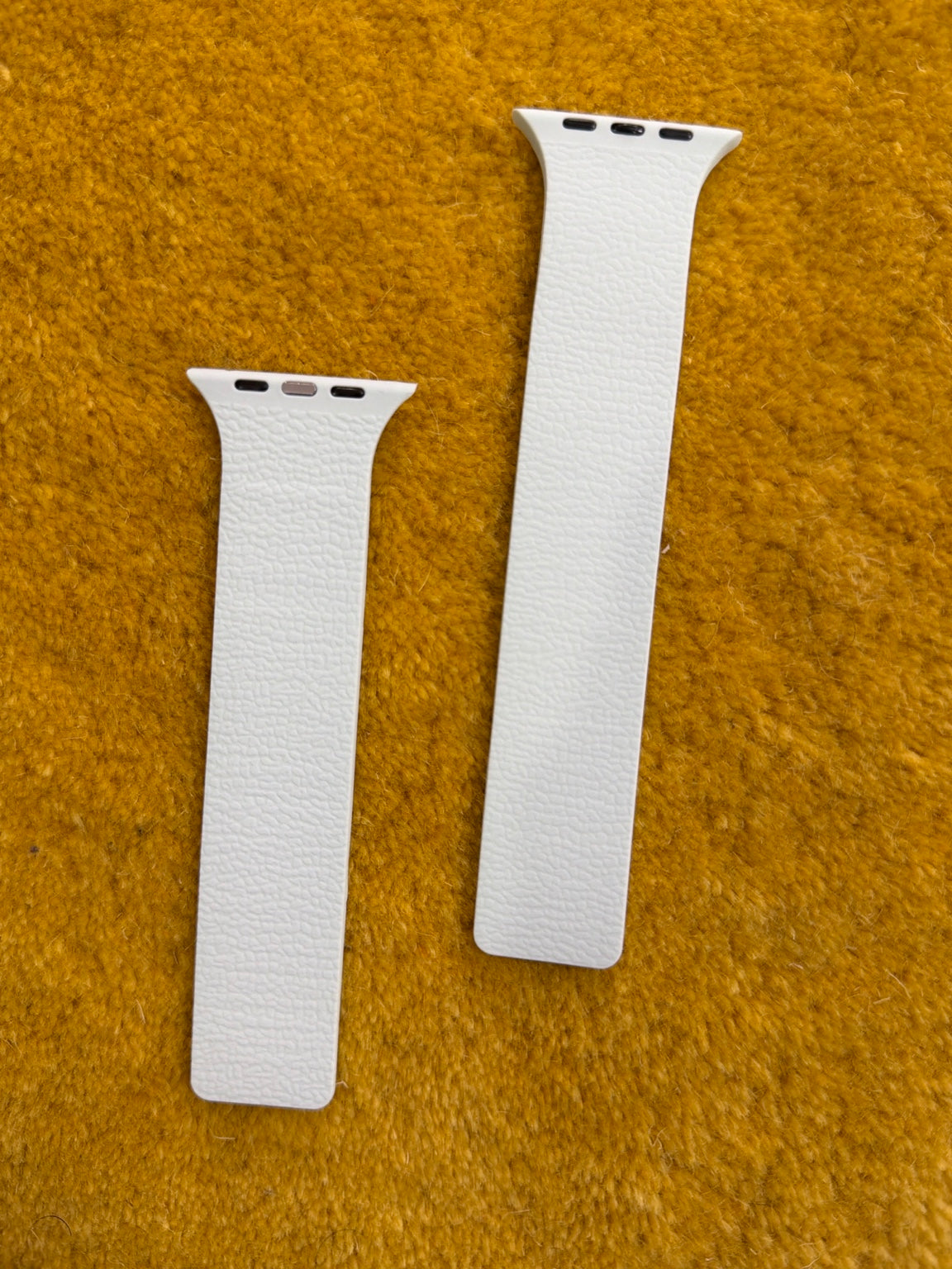 AeroSkin Magnetic Apple Watch Strap (42/44/45/46/49mm)