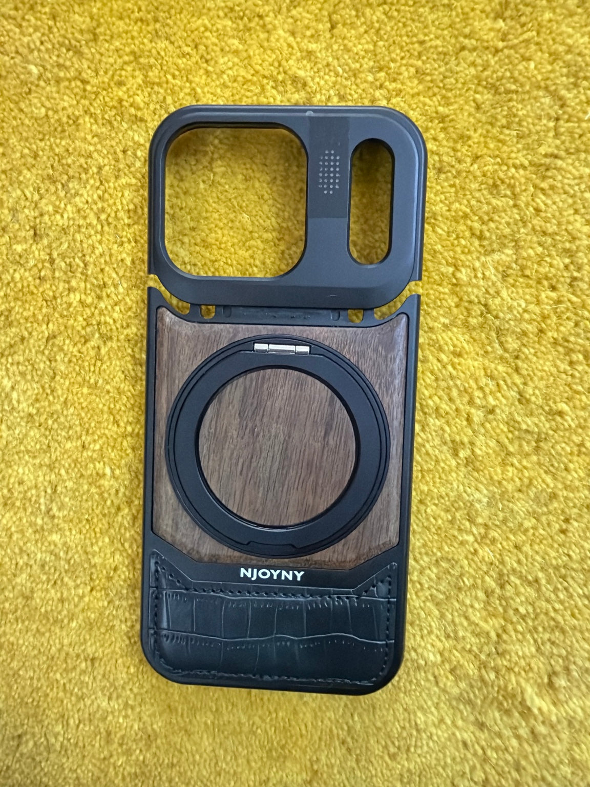 Njoyny WoodLock MagSafe Stand Case – iPhone 17 Pro Max