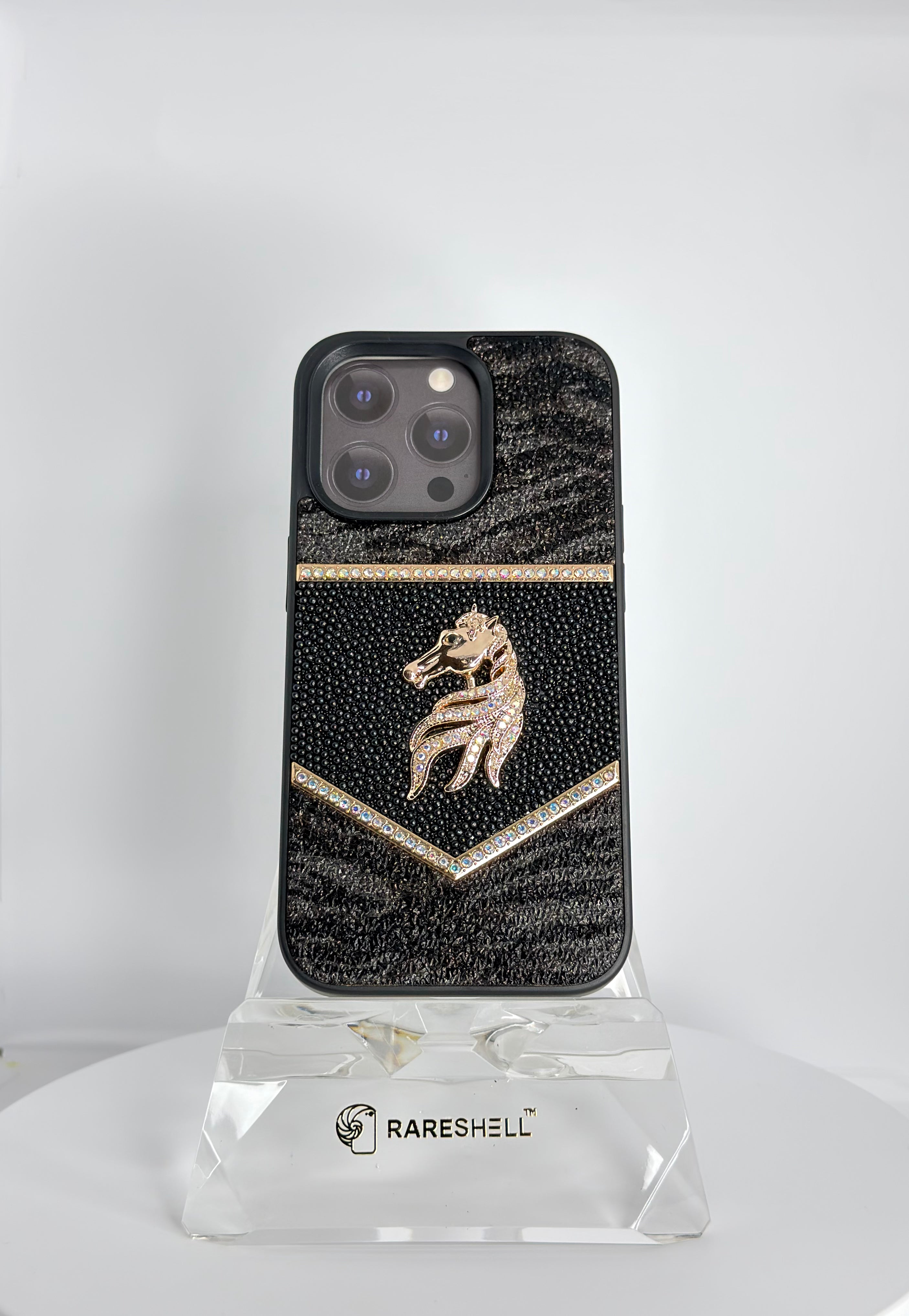 Royal Crest Case – iPhone 14 Pro
