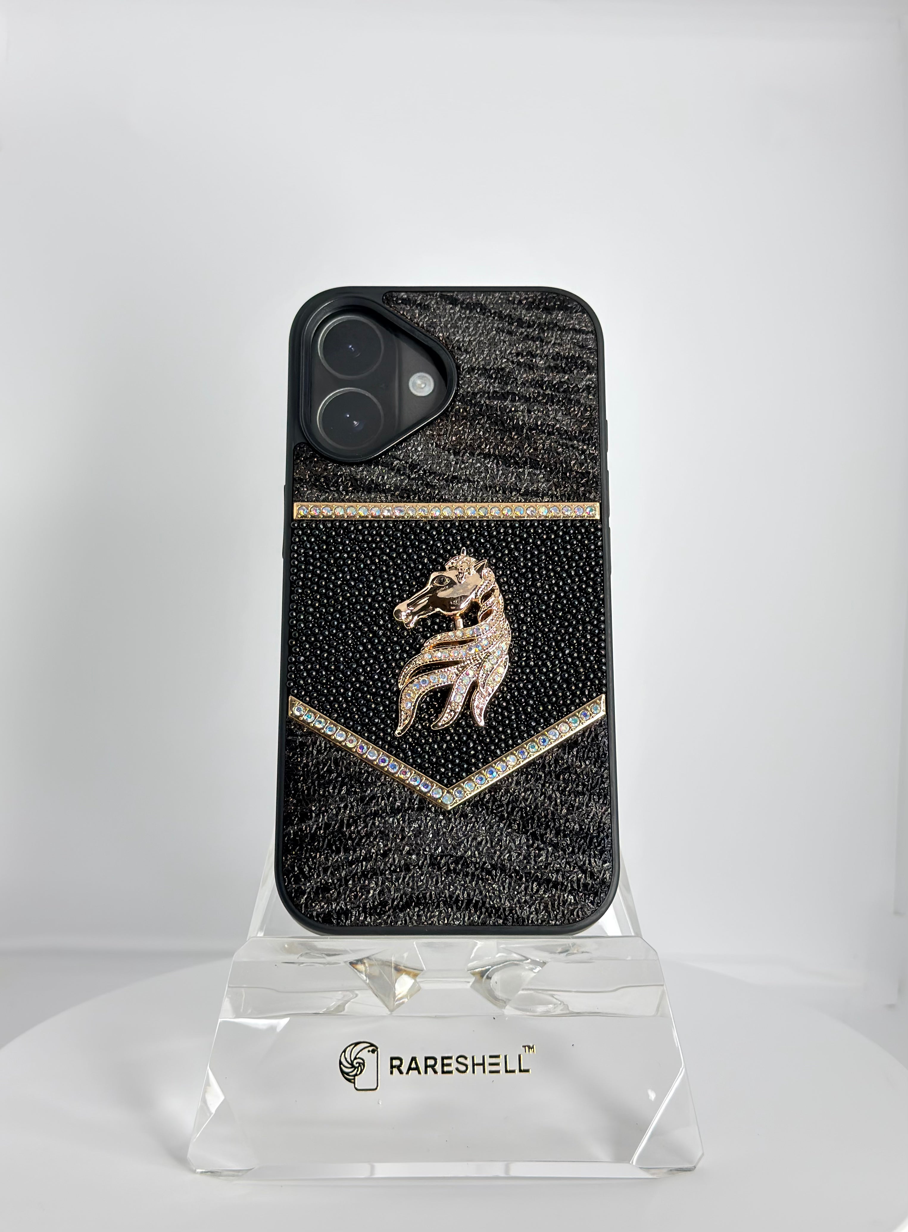 Royal Crest Case – iPhone 16