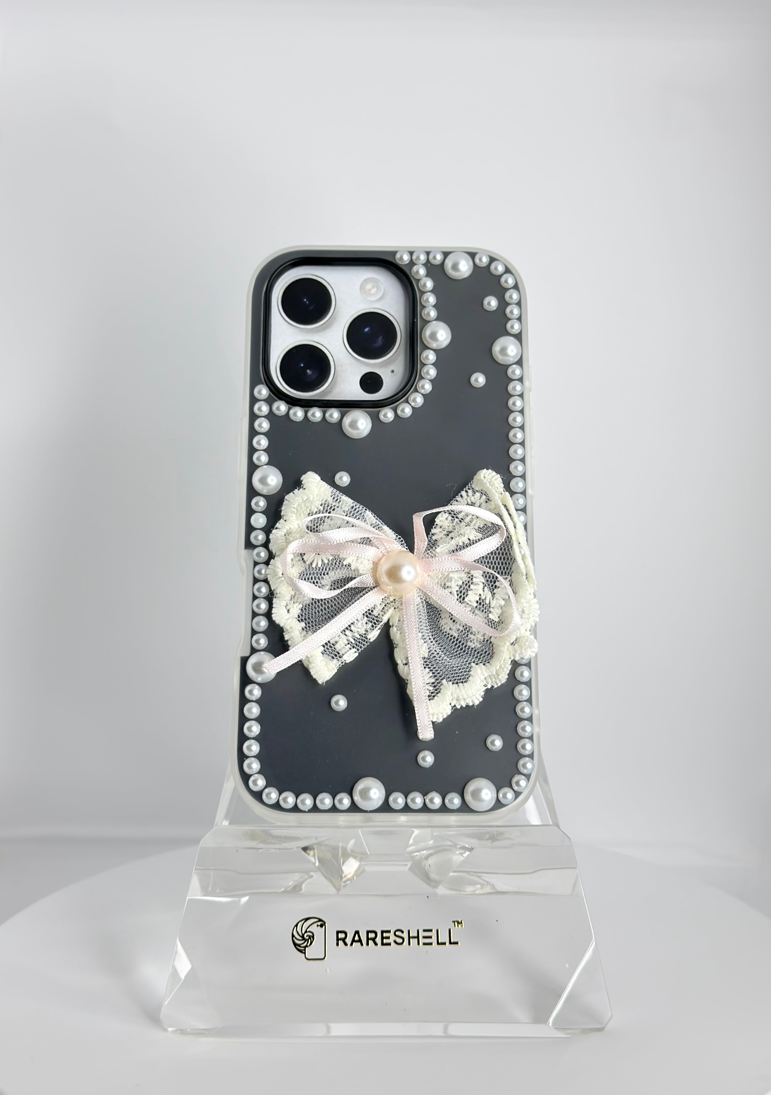 Pearl Veil Bow Case – iPhone 16 Pro