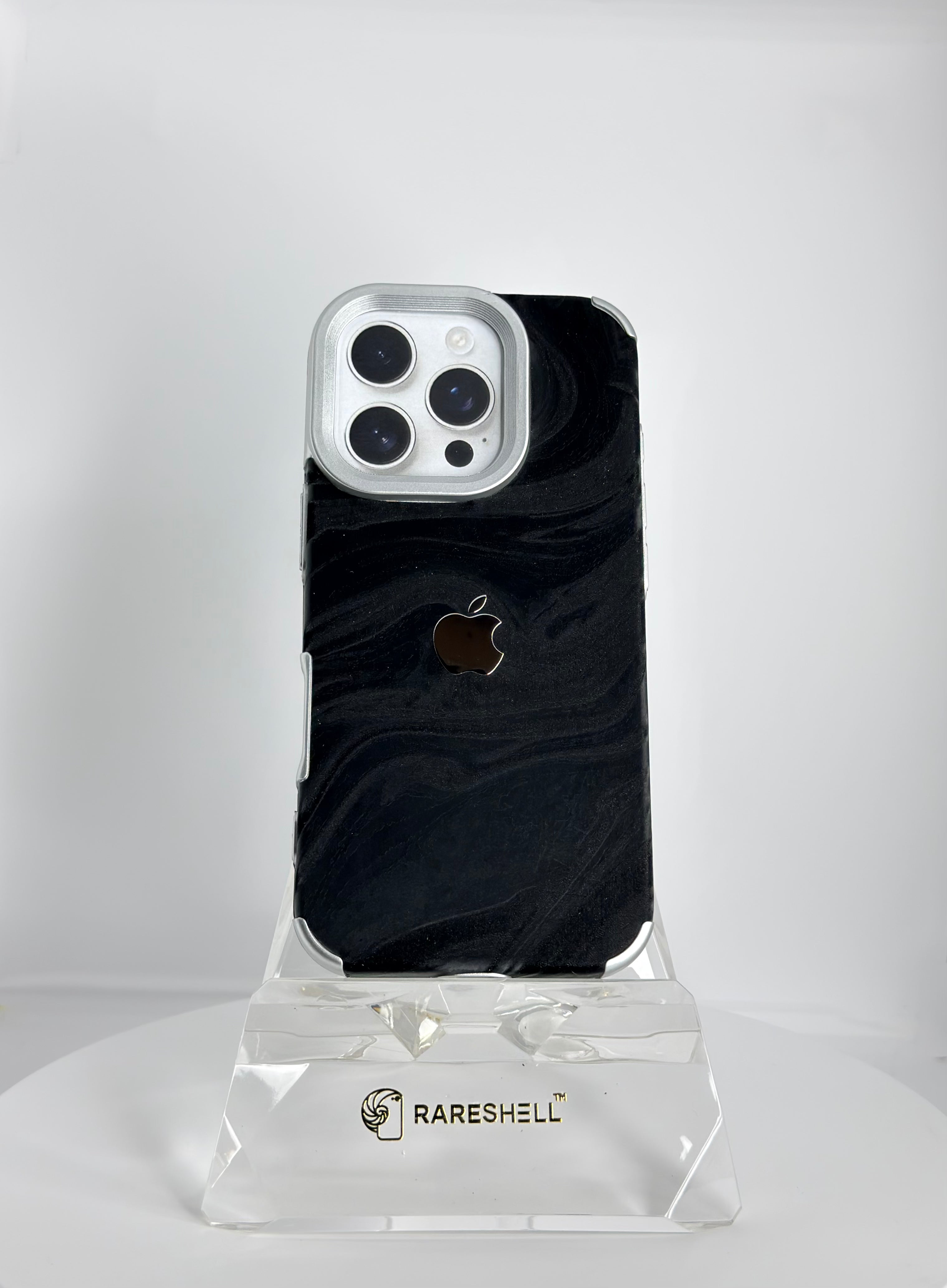 Veloura Shade Fabric Case – iPhone 16 Pro