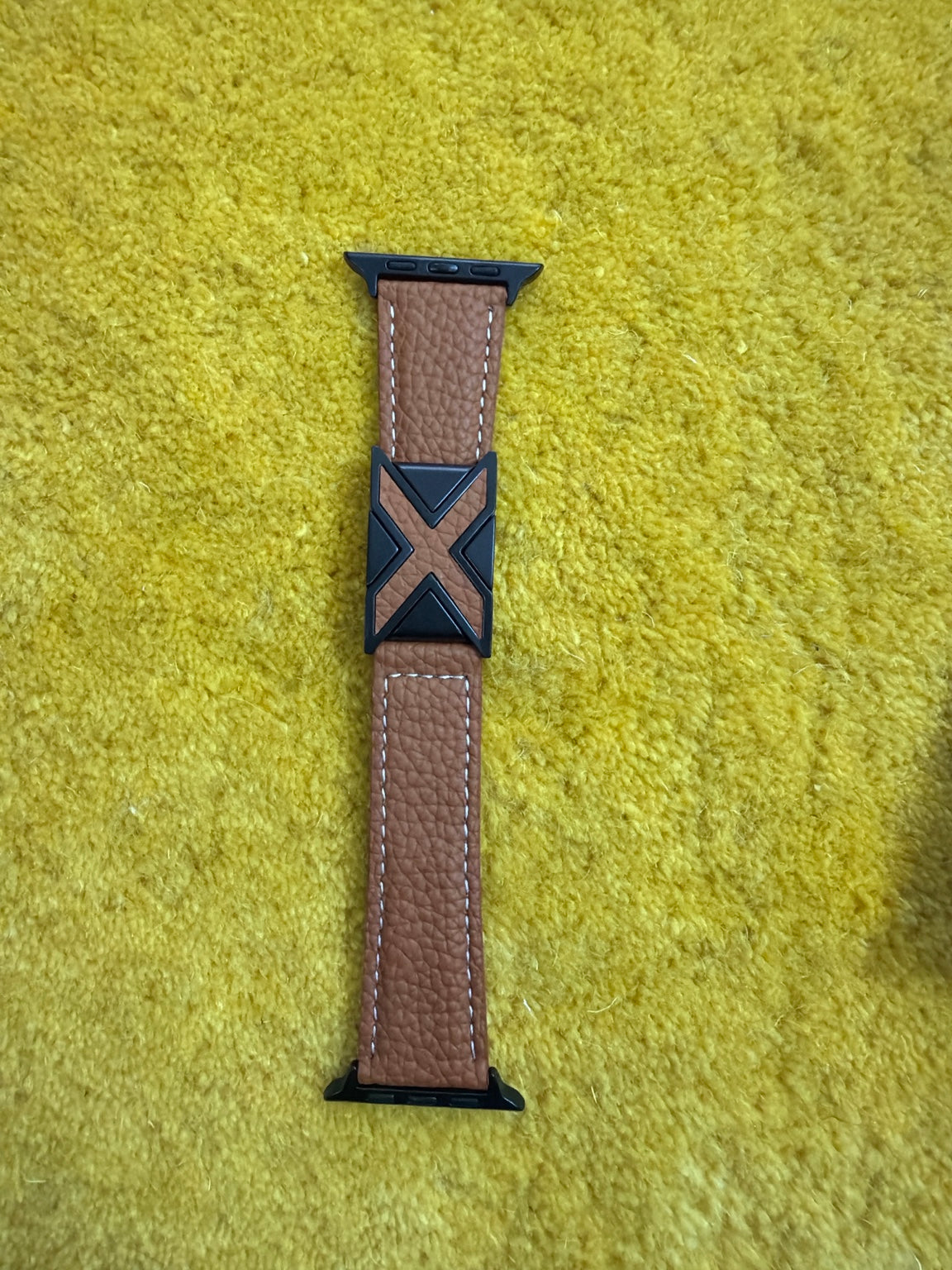CrossLock Leather Apple Watch Strap (42/44/45/46/49mm)