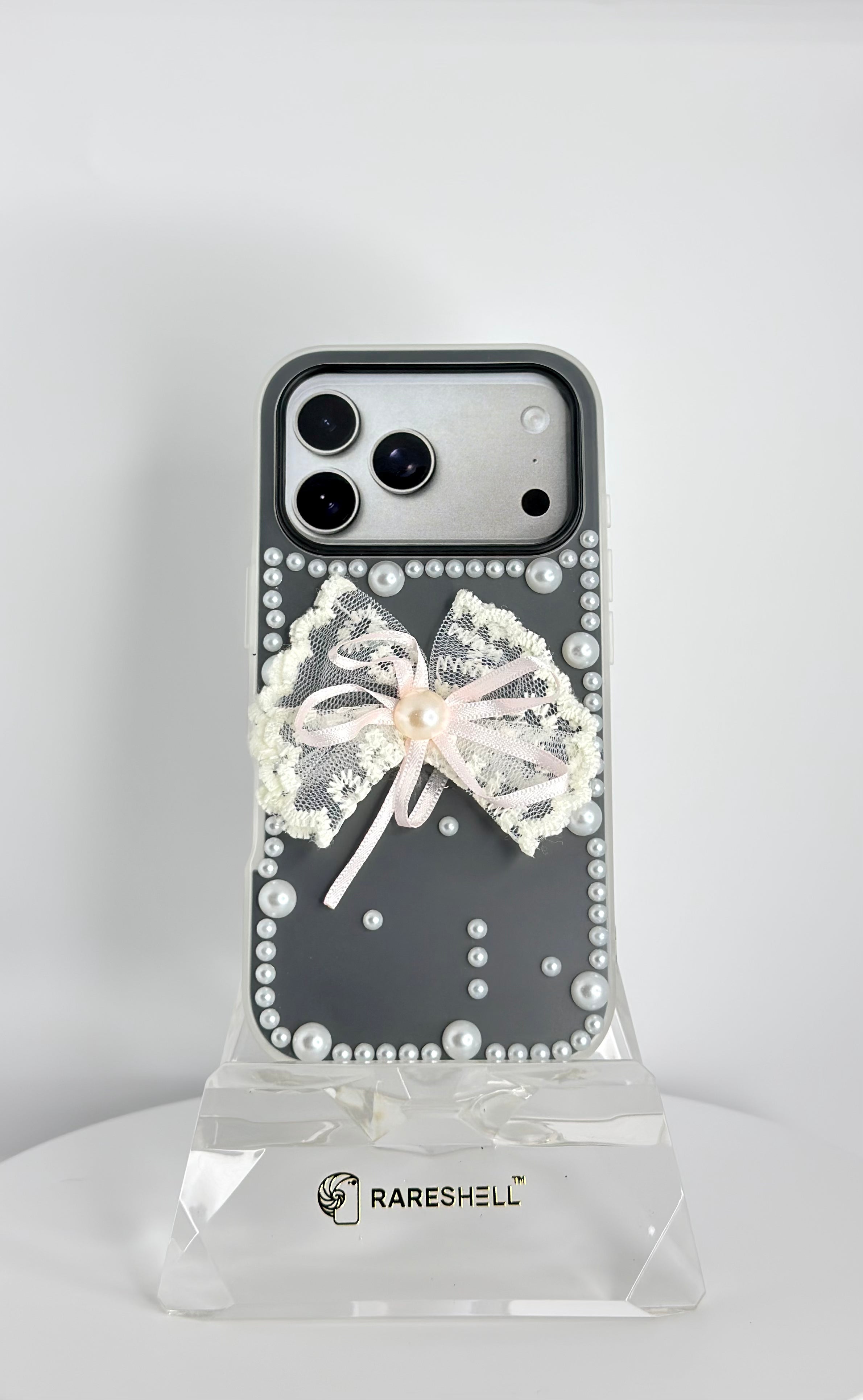 Pearl Veil Bow Case – iPhone 17 Pro