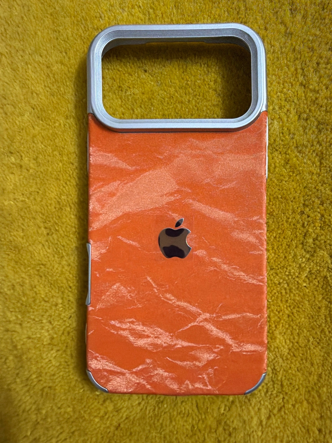 Veloura Shade Fabric Case – iPhone 16 Pro Max