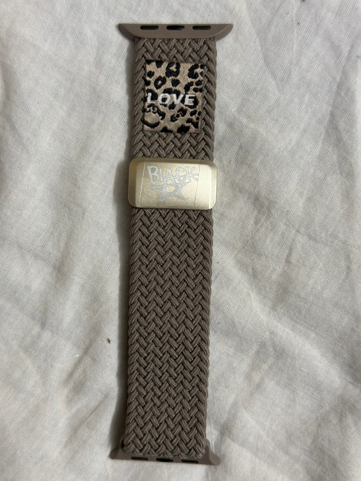 Veloura Magnetic Loop Apple Watch Strap (42/44/45/46/49mm)