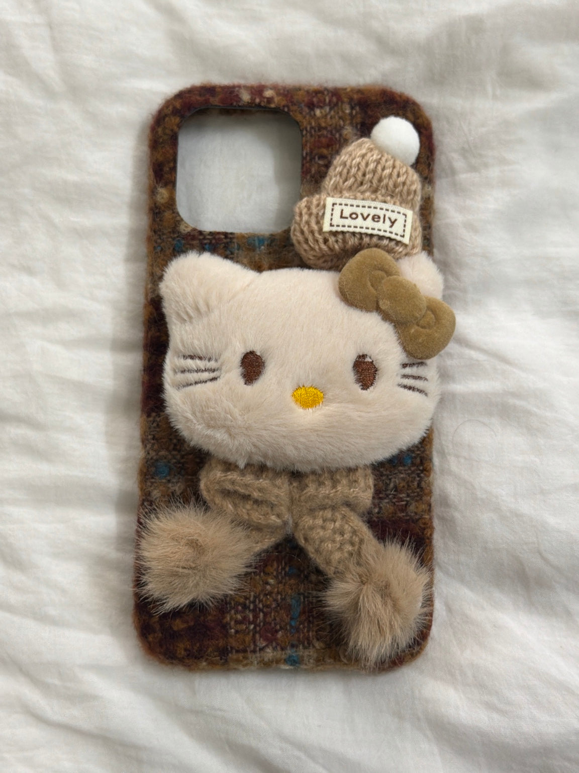 Cozy Charm Knit Case – iPhone 16 Pro Max