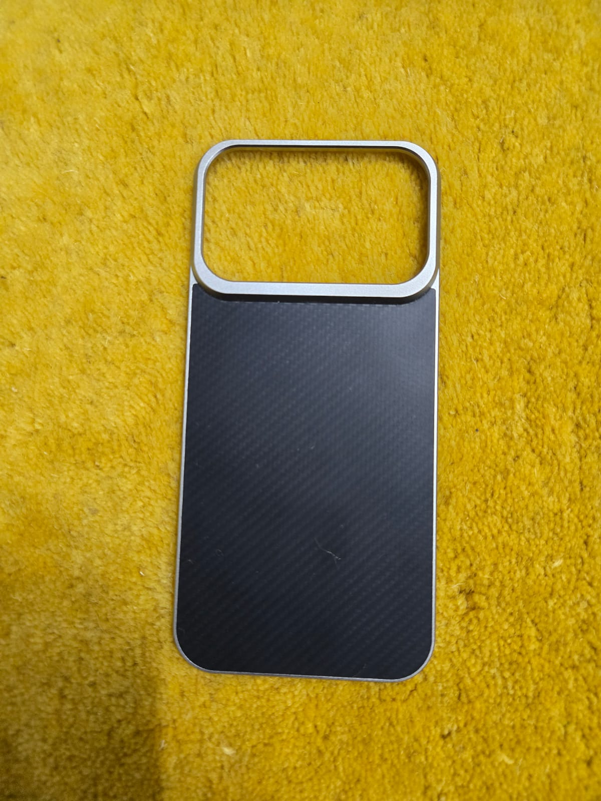 CarbonEdge MagSafe Plate Case – iPhone 17 Pro