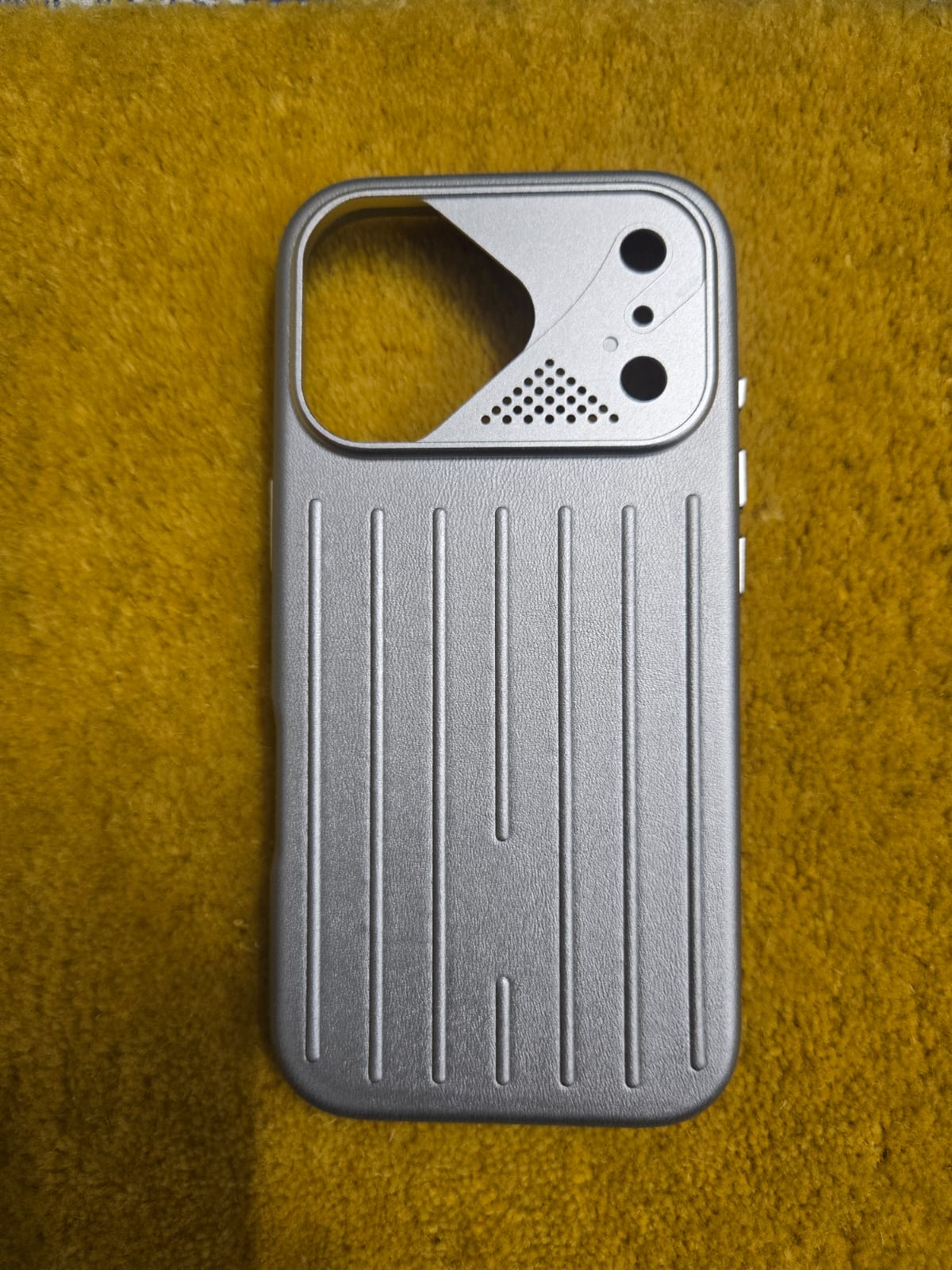 AeroLine Textured MagSafe Case – iPhone 17 Pro